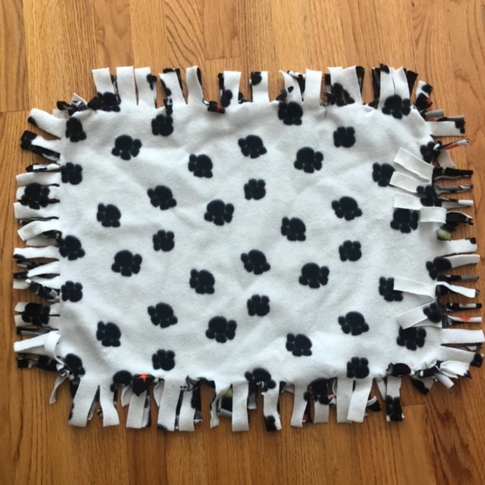 Dog or Cat Double Hand Knit Fleece Blanket - Picture 2 of 3